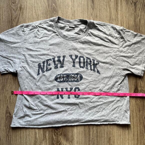 Women's Grey New York destination crop top graphic tee - Picture 4 of 4